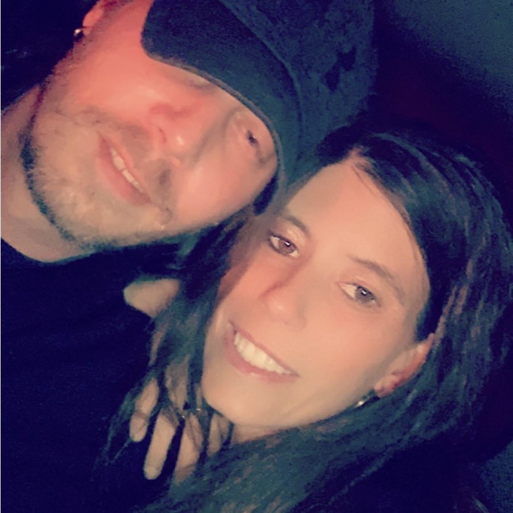 Hi,I love being a Posher,my name is Amanda, also love to shop!have lots to post!